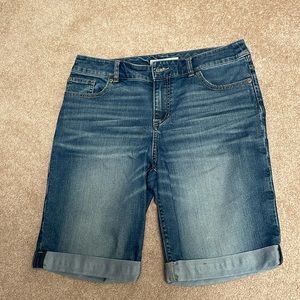 Chico’s Platinum denim jean shorts size 8